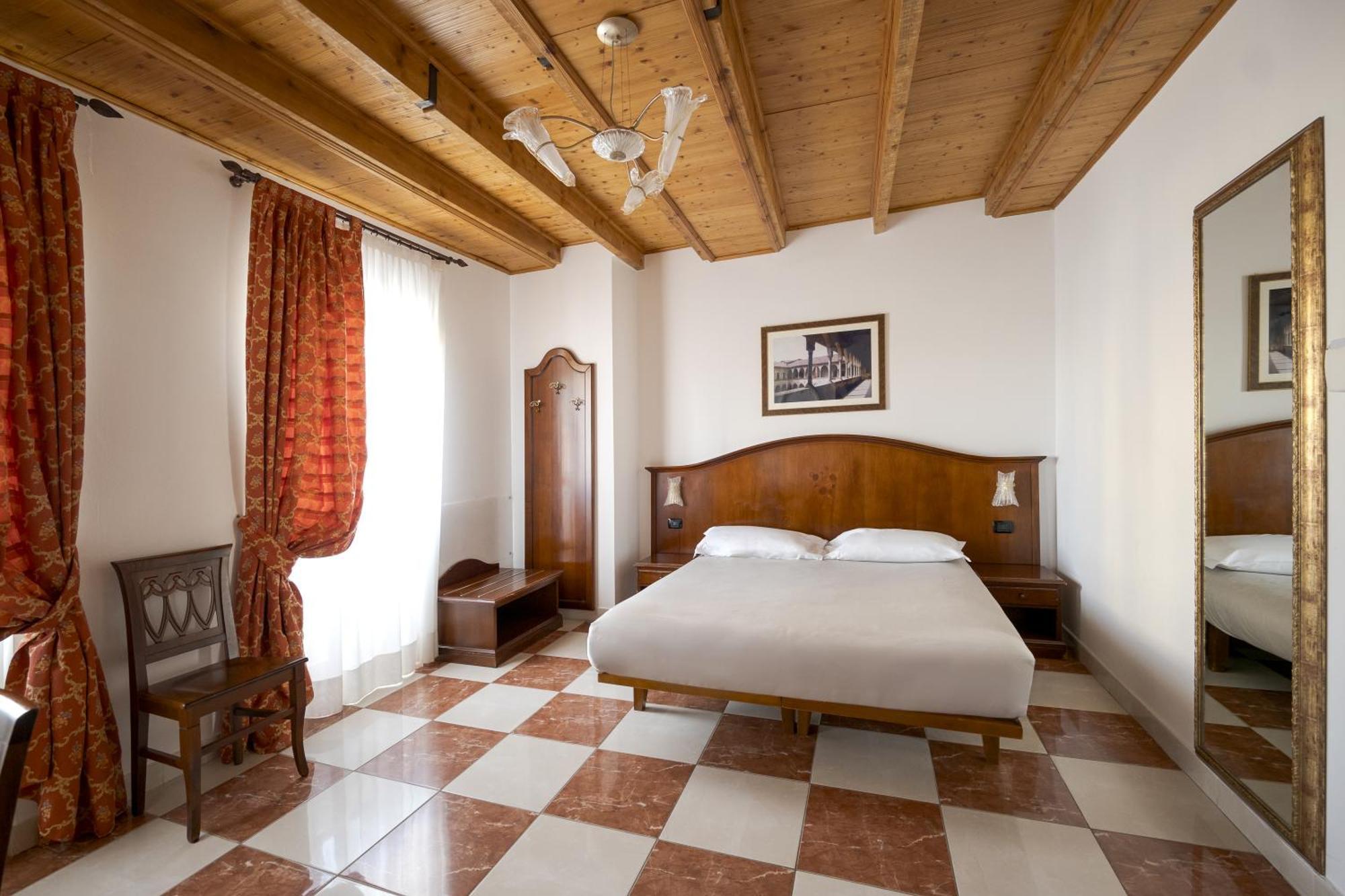 Hotel Ungheria Varese 1946 Dış mekan fotoğraf