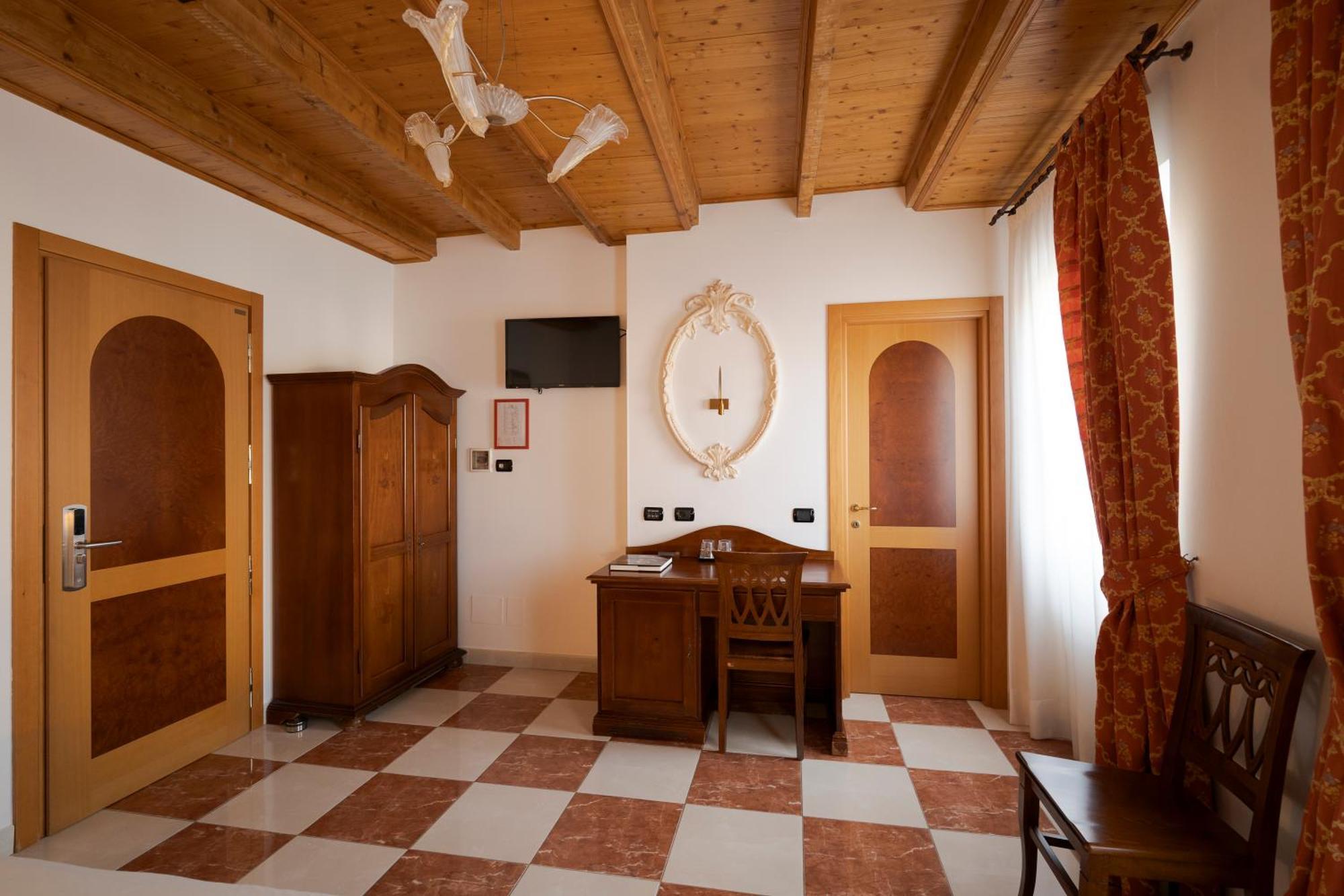 Hotel Ungheria Varese 1946 Dış mekan fotoğraf