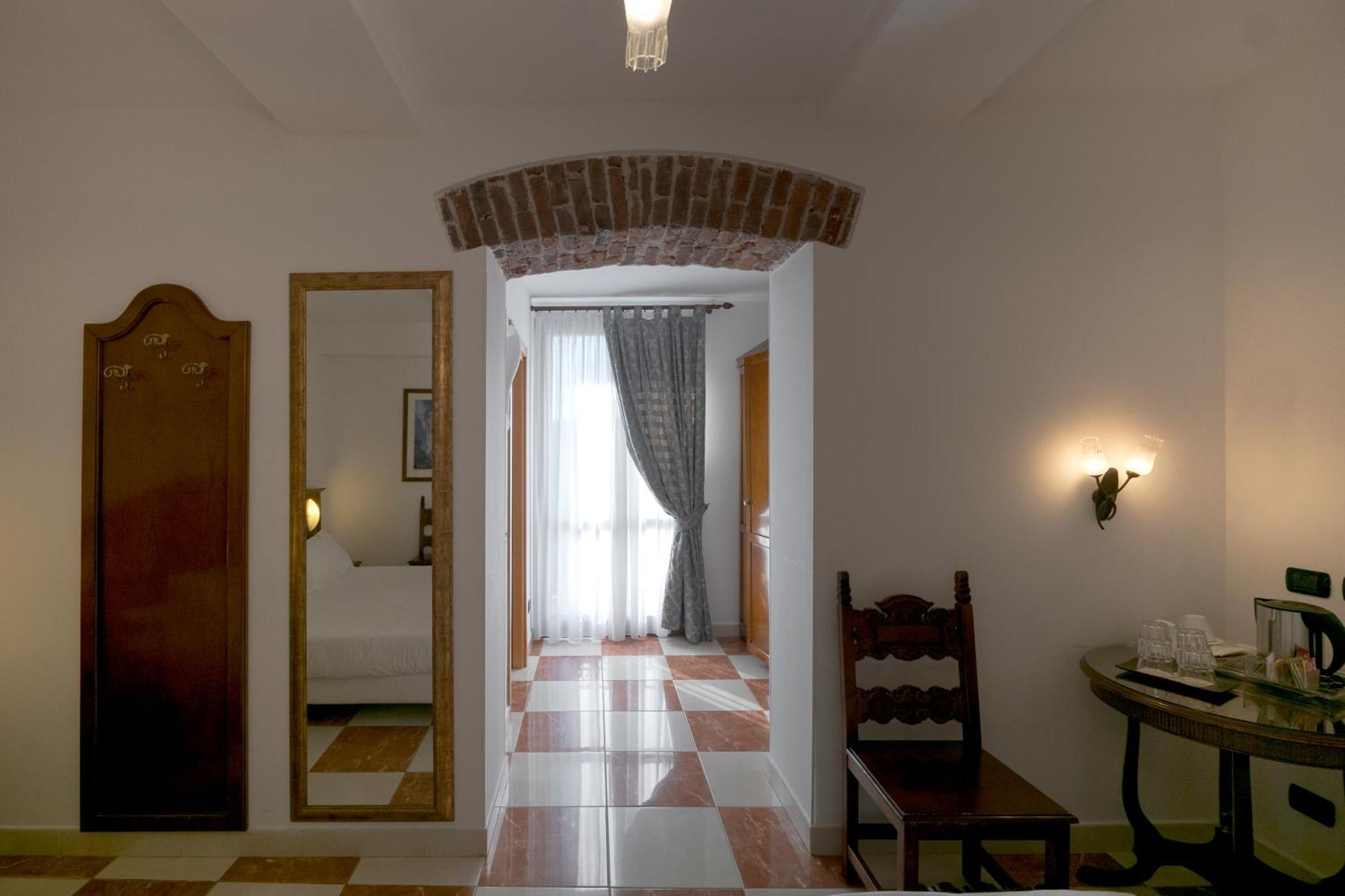 Hotel Ungheria Varese 1946 Dış mekan fotoğraf