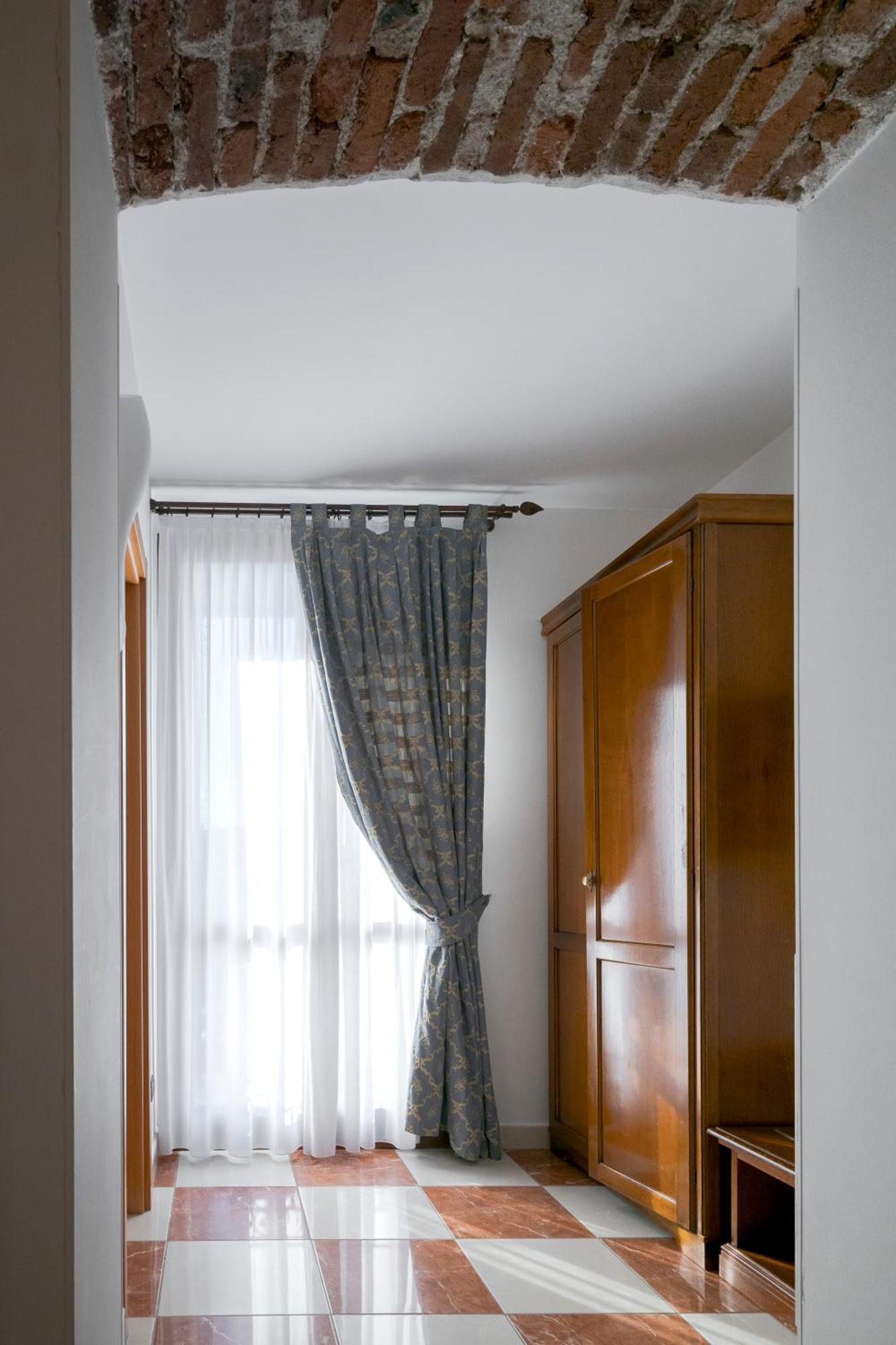 Hotel Ungheria Varese 1946 Dış mekan fotoğraf