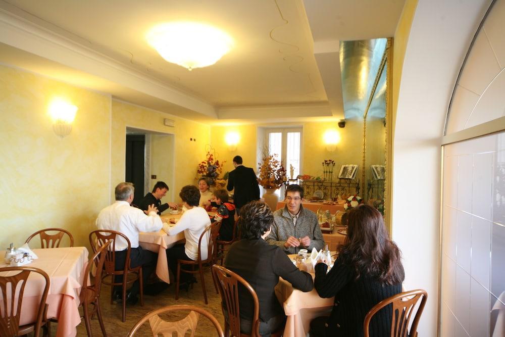 Hotel Ungheria Varese 1946 Dış mekan fotoğraf